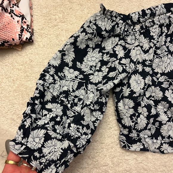 NWOT Lauren Conrad  Off the Shoulder Puff Ruffle Sleeve Blouse - Picture 3 of 8